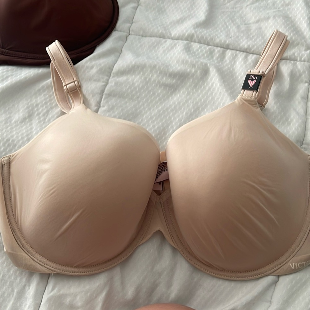 Victoria Secret beige 38D lined perfect womens bra. Never used